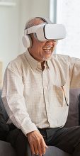 man uses VR headset