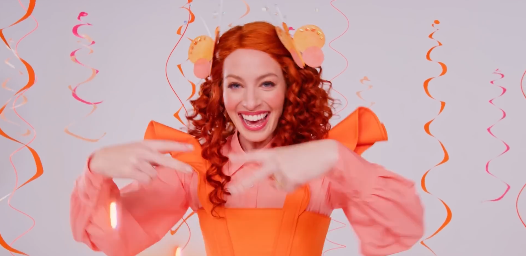 Emma Memma signing Twirly Tuesday in Auslan