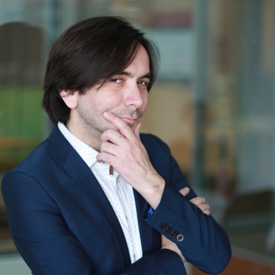 Portrait of Dr Ricardo Aguilera, Senior Lecturer,School of Electrical and Data Engineering