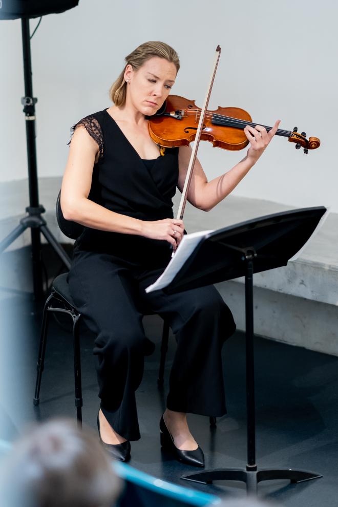 Katherine Lukey plays the violin