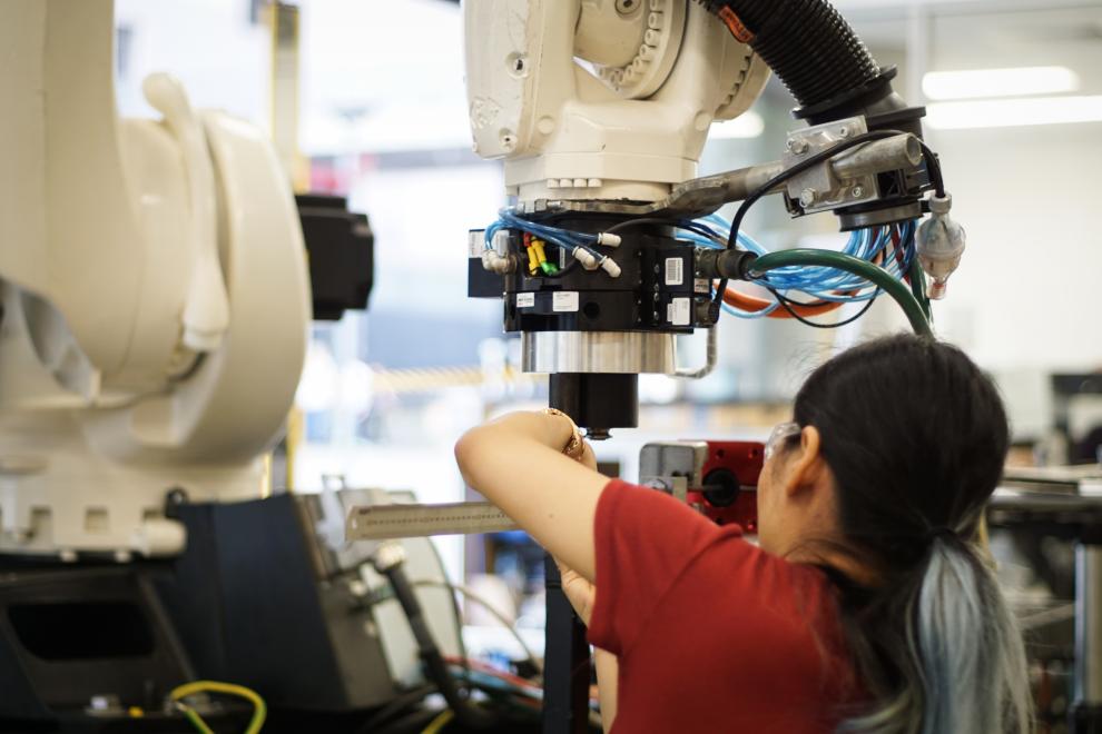 People working in the DAB Advanced Fabrication Research Lab